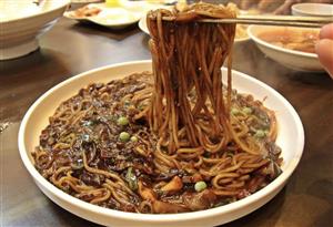 Mì trộn tương đen Hàn Quốc